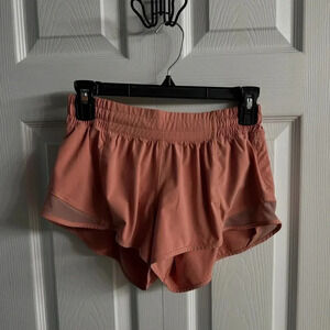 Lululemon Hotty Hot Shorts 2.5”